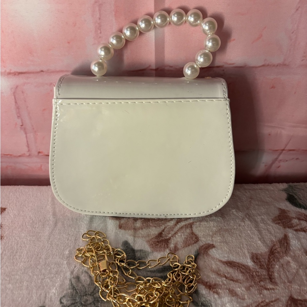 Hello Kitty White & Pink Pearl-Handle Crossbody Bag - Picture 2 of 4
